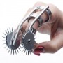 Rotella dentata doppia wartenberg da dito costrittivo bondage